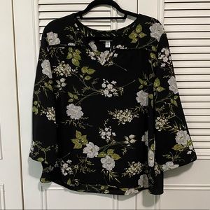 Black floral blouse - Size L